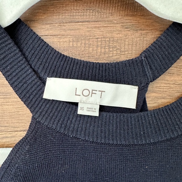 Navy sleeveless sweater - Picture 2 of 3